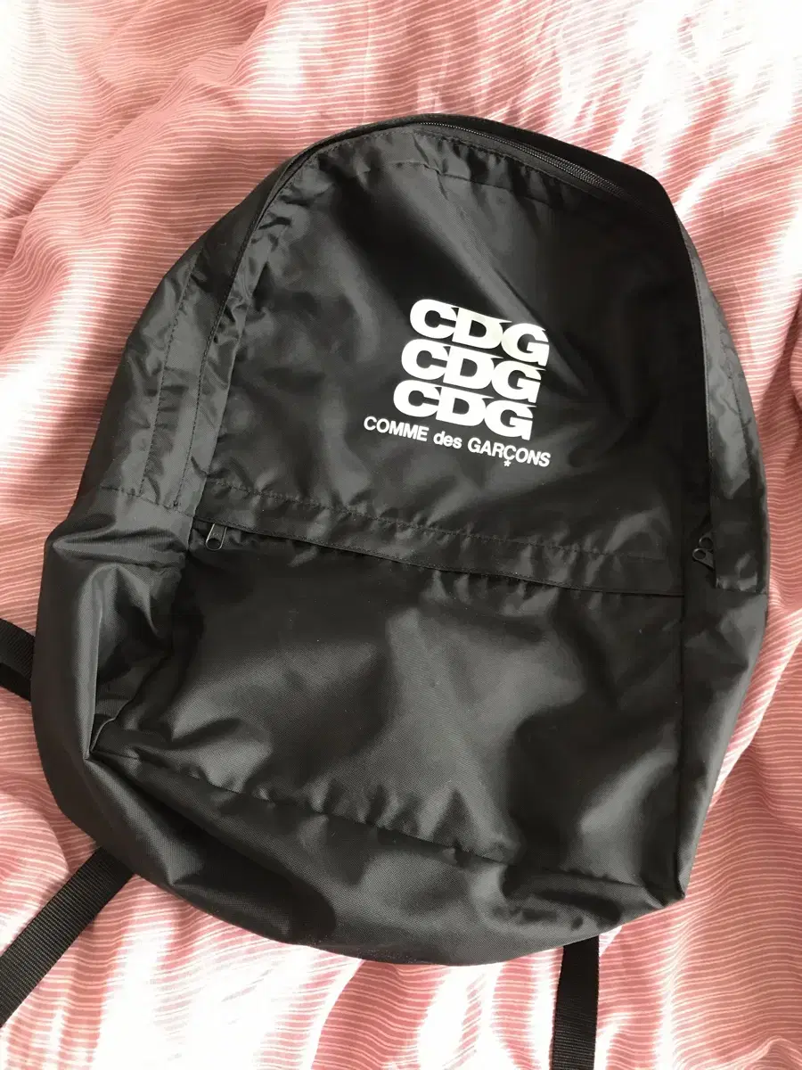 CDG 꼼데가르송 백팩 팝니다